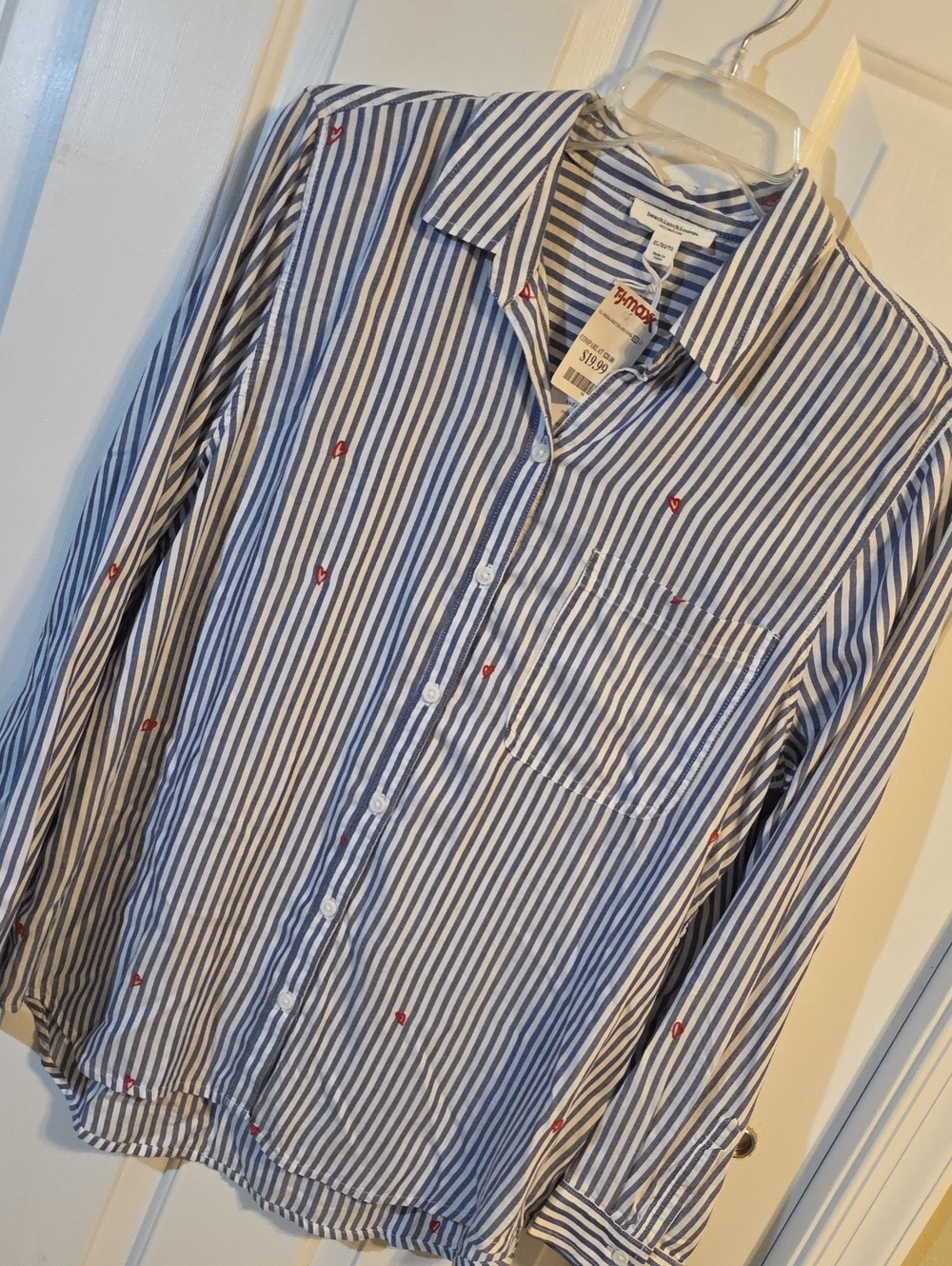 beachlunchlounge Blue & White Striped w/ Red Embroidery Hearts T103